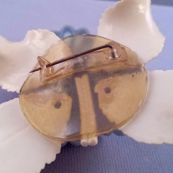 1940s Bluebell Plastic Flower Pin with Cream Colored Leaves