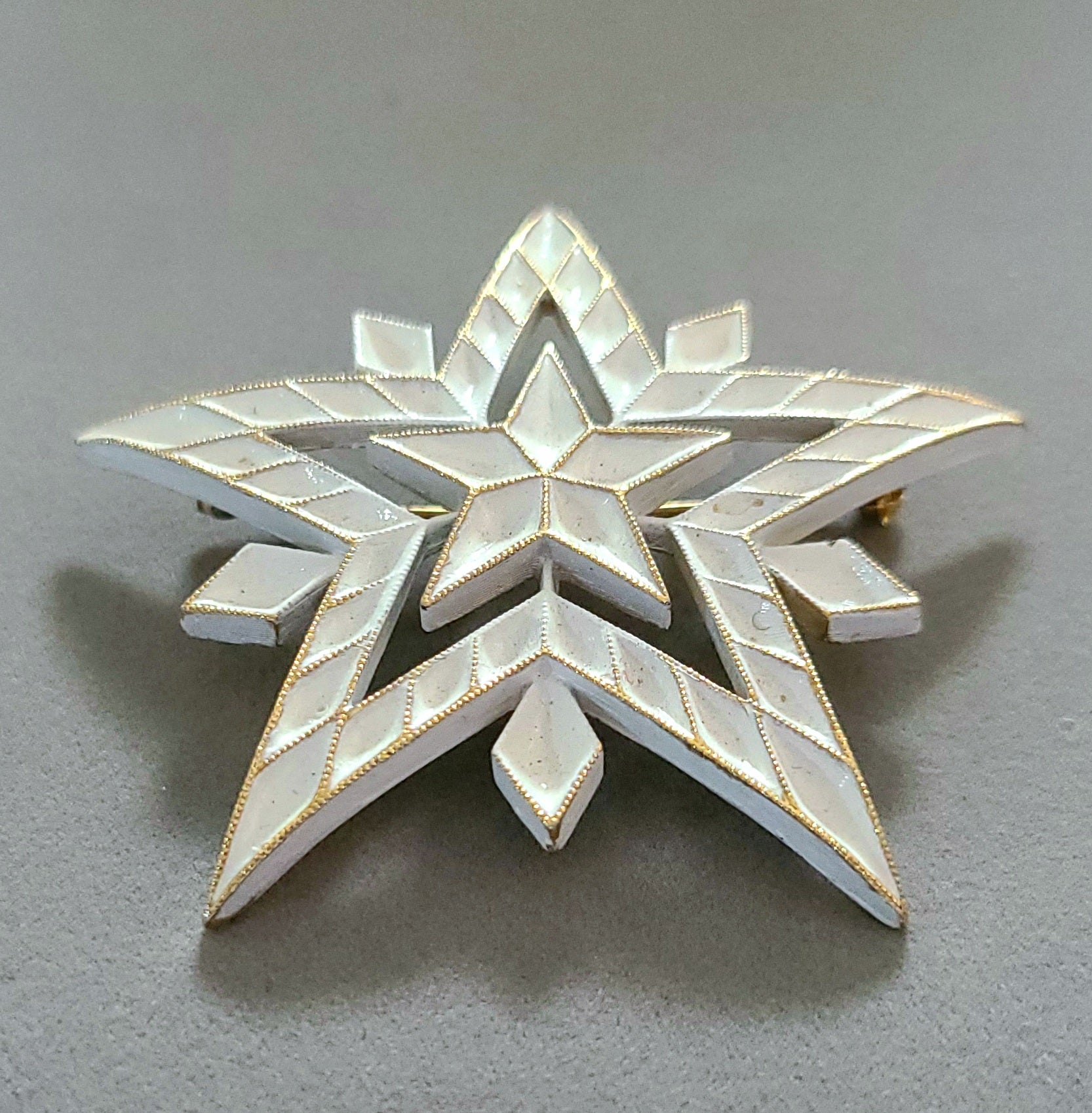 Vintage Costume Jewelry Brooch Snowflake Starburst W/ Smoky