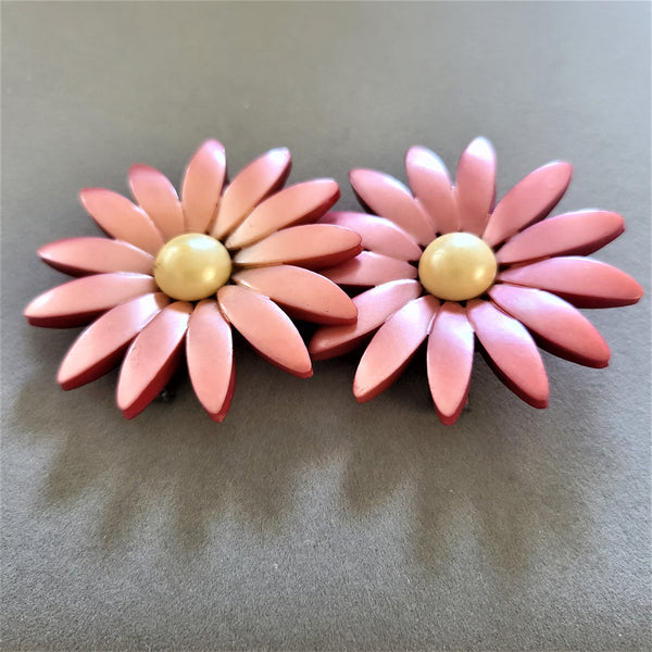 Vintage 1960s Moonglow Pink Daisy Two-Piece Belt Buckle