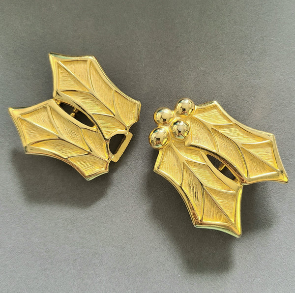 Paquette 1980s Goldtone Holly and Berries Two-Piece Buckle