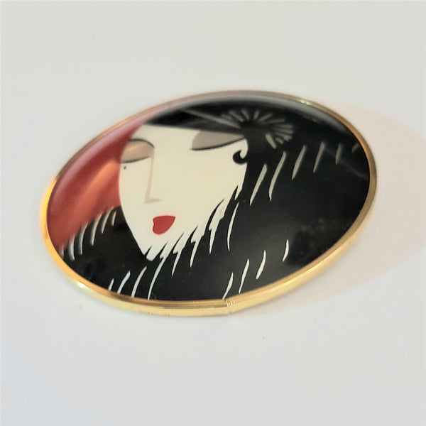 Round Pin with Portrait of 1920s Flapper
