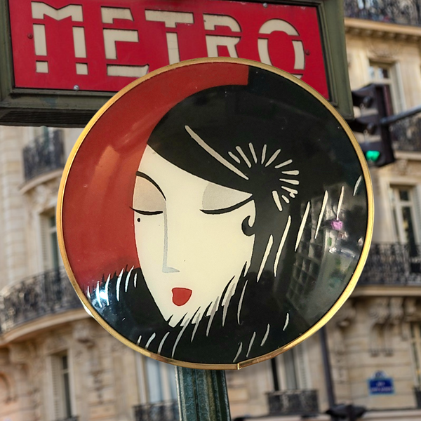 Round Pin with Portrait of 1920s Flapper